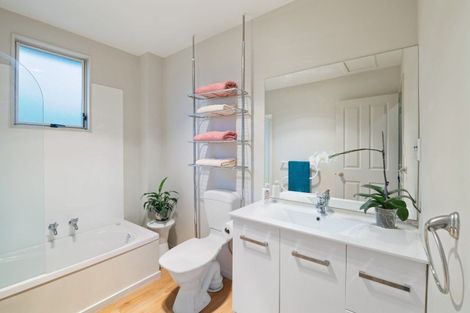 Photo of property in 5 Rosefield Lane, Northcote, Christchurch, 8052