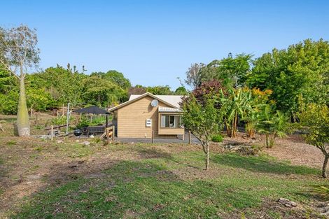 Photo of property in 1688 South Head Road, South Head, Helensville, 0874