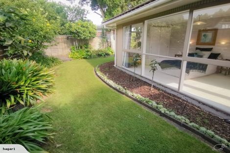 Photo of property in 2 Bushlands Place, Opaheke, Papakura, 2113