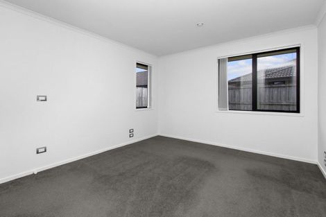 Photo of property in 30 Edgeview Crescent, Fitzroy, Hamilton, 3206