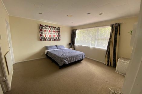 Photo of property in 4 Karo Place, Glendene, Auckland, 0602
