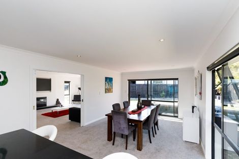 Photo of property in 5 D'urville Place, Kelvin Grove, Palmerston North, 4414