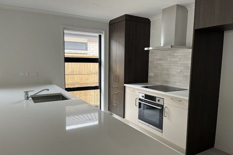 Photo of property in 57 Rorotu Avenue, Karaka, 2113