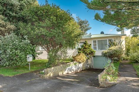 Photo of property in 43 Manuka Street, Castlecliff, Whanganui, 4501