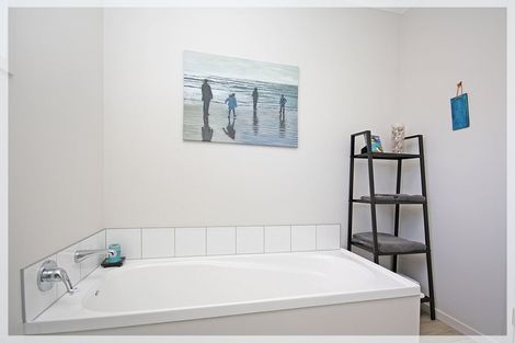 Photo of property in 29 Forbes Road, Foxton Beach, Foxton, 4815