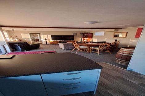 Photo of property in 992 Paerata Road, Paerata, Drury, 2676