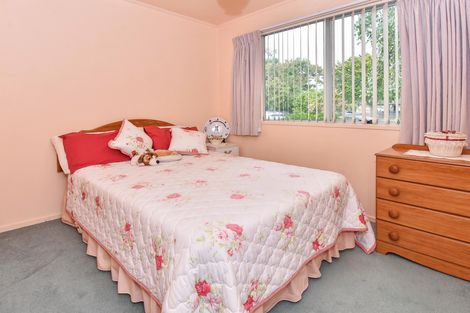 Photo of property in 14 Adel Place, Weymouth, Auckland, 2103
