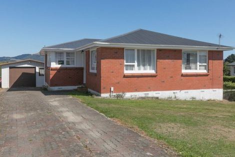 Photo of property in 11 Natone Street, Waitangirua, Porirua, 5024