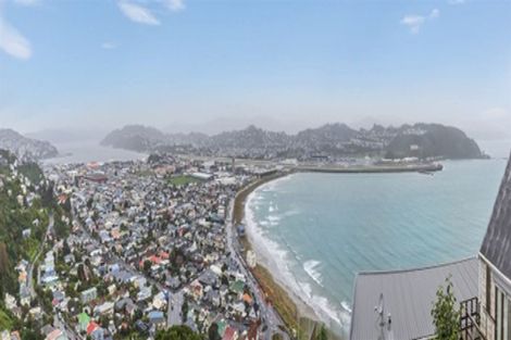 Photo of property in 8 Pari Tai Way, Houghton Bay, Wellington, 6023