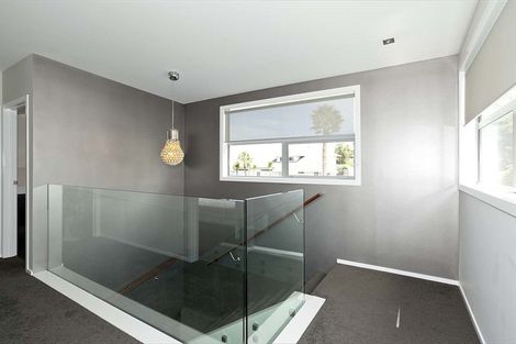 Photo of property in 7b Olwyn Place, Greenhithe, Auckland, 0632