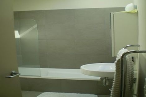 Photo of property in 21/2 Onslow Road, Khandallah, Wellington, 6035