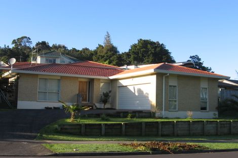 Photo of property in 44a De Havilland Drive, Goodwood Heights, Auckland, 2105