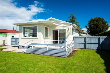 Photo of property in 15 Cochrane Street, Elgin, Gisborne, 4010