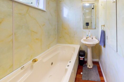 Photo of property in 317 Main Road, Tawa, Wellington, 5028