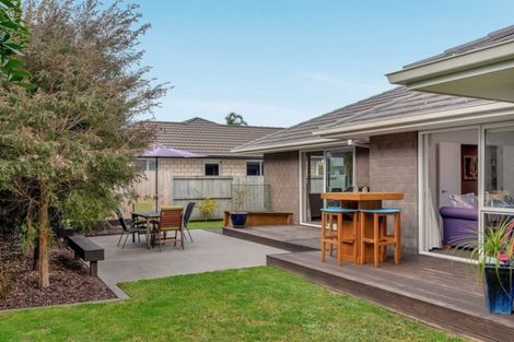 Photo of property in 24 Butterworth Crescent, Papamoa Beach, Papamoa, 3118