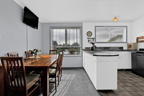 Photo of property in 15 Shaldon Crescent, Blagdon, New Plymouth, 4310