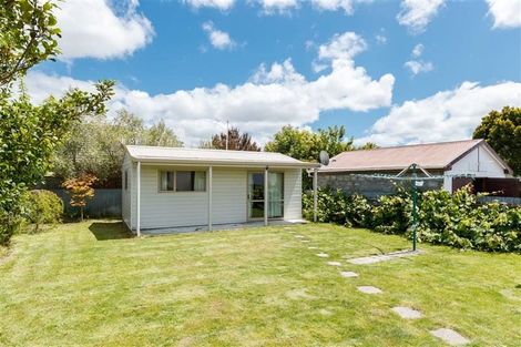 Photo of property in 16 Kingston Street, Awapuni, Palmerston North, 4412