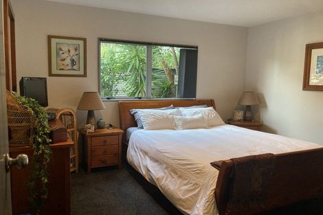 Photo of property in 14 Bush View Lane, Northcote Point, Auckland, 0627