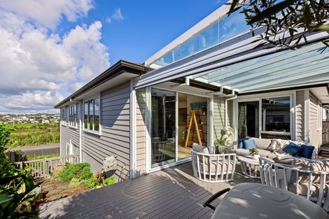 Photo of property in 134 Arran Point Parade, Orewa, 0931