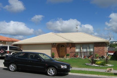 Photo of property in 13 Arlose Place, Westgate, Auckland, 0614