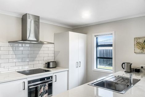 Photo of property in 38 Filmer Crescent, Wallaceville, Upper Hutt, 5018