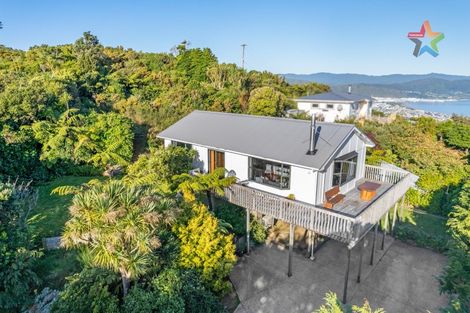 Photo of property in 24 Titiro Moana Road, Korokoro, Lower Hutt, 5012