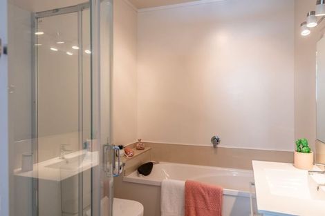 Photo of property in 13 Retter Street, Paparangi, Wellington, 6037