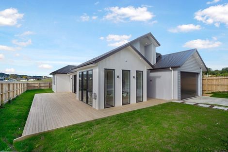Photo of property in 41 Mcindoe Road, Kumeu, 0810