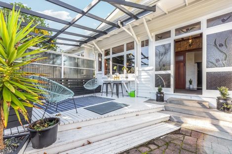 Photo of property in 19 Tipahi Street, Nelson South, Nelson, 7010