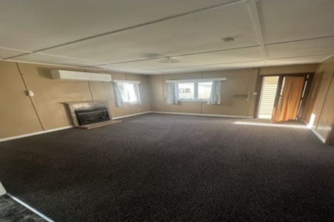 Photo of property in 25 Momona Road, Greenlane, Auckland, 1051