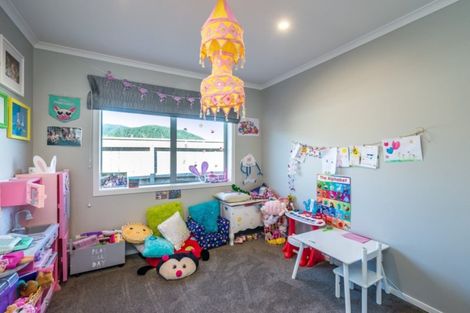 Photo of property in 5 Pearson Place, Paraparaumu, 5032