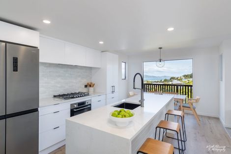 Photo of property in 50 Viewmont Drive, Harbour View, Lower Hutt, 5010