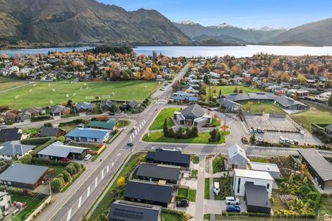 Photo of property in 17 Tuke Lane, Wanaka, 9305