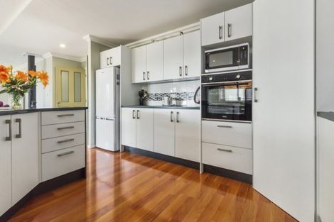 Photo of property in 9 Northvale Place, Pukekohe, 2120