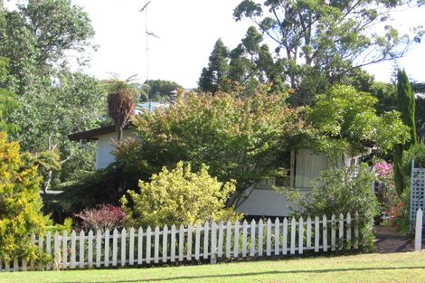 Photo of property in 2 Seaton Road, Murrays Bay, Auckland, 0630