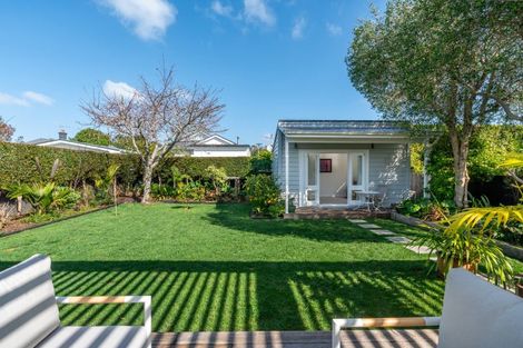 Photo of property in 108 Burnley Terrace, Sandringham, Auckland, 1025