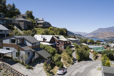 Photo of property in 9a Dart Place, Fernhill, Queenstown, 9300