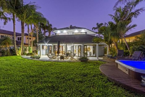 Photo of property in 8 Monkton Close, Greenhithe, Auckland, 0632