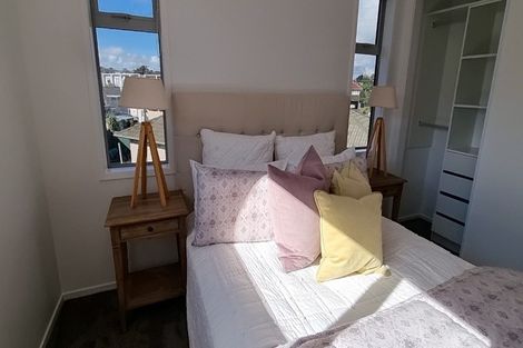 Photo of property in 4/10 Yeovil Road, Te Atatu Peninsula, Auckland, 0610