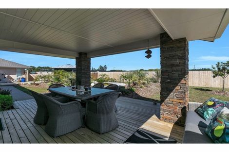 Photo of property in 19-21 Kauri Drive, Kumeu, 0810