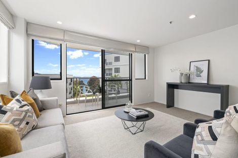 Photo of property in 4a/171 Hurstmere Road, Takapuna, Auckland, 0622