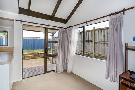 Photo of property in 2/23 Gaylands Place, Opaheke, Papakura, 2113