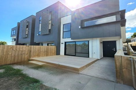 Photo of property in 4/128 Vodanovich Road, Te Atatu South, Auckland, 0610