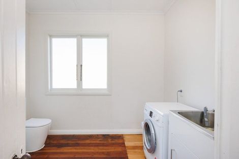 Photo of property in 23 Ross Street, Marton, 4710