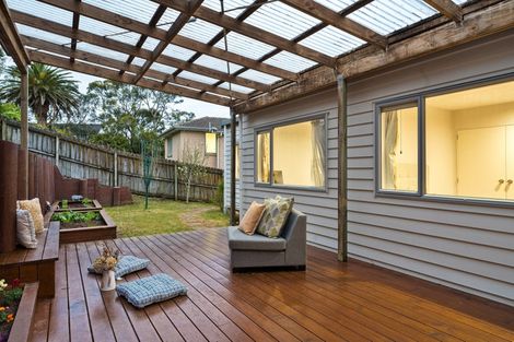 Photo of property in 9 Cityview Place, Massey, Auckland, 0614