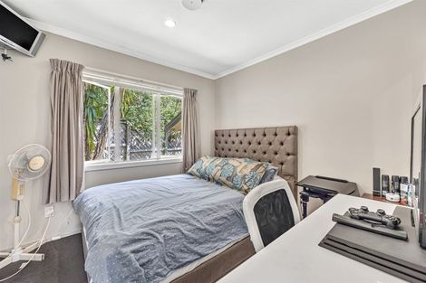 Photo of property in 18 Cinnabar Place, Westgate, Auckland, 0614