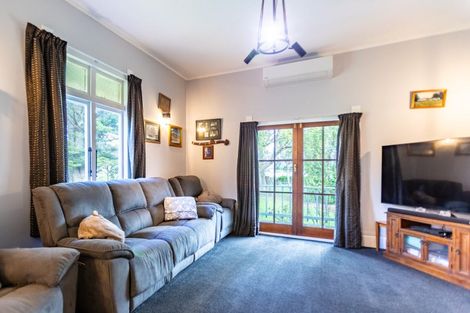 Photo of property in 1 Vogel Street, Woodville, 4920