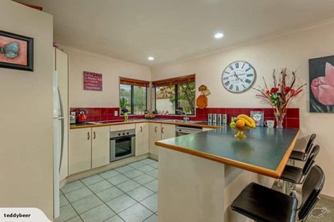 Photo of property in 15 Woburn Place, Takaro, Palmerston North, 4412