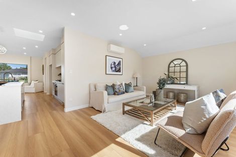 Photo of property in 43 Chamberlain Road, Massey, Auckland, 0614