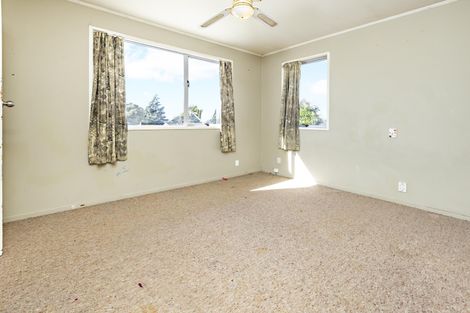 Photo of property in 15 Becker Drive, Weymouth, Auckland, 2103